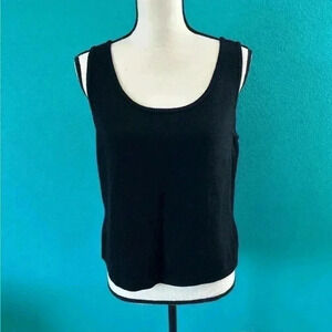 St. John basic knit black tank top in size small